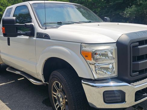 Used 2016 Ford F250 XL w/ Power Equipment Group AWD/4WD image 13