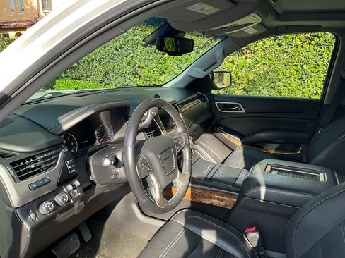 Used 2016 GMC Yukon Denali w/ Open Road Package AWD/4WD image 5