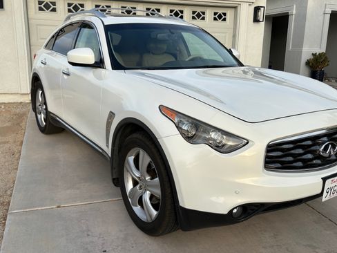 Used 2011 INFINITI FX35 2WD w/ Premium Pkg image 4