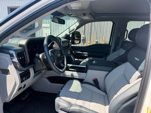 Used 2024 Ford F450 Limited w/ FX4 Off-Road Package AWD/4WD image 5