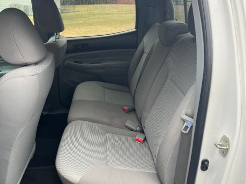 Used 2013 Toyota Tacoma 4x4 Double Cab w/ SR5 Pkg image 6