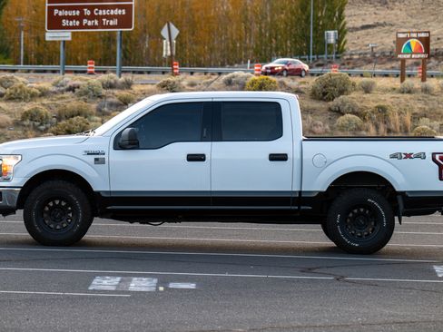 Used 2018 Ford F150 XLT w/ Trailer Tow Package image 12