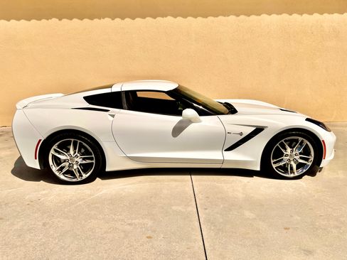 Used 2016 Chevrolet Corvette Stingray Coupe image 8