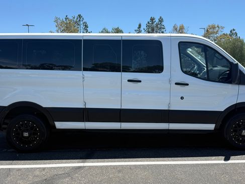 Used 2019 Ford Transit 350 XLT RWD image 5