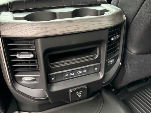Used 2026 RAM 2500 Limited AWD/4WD image 16