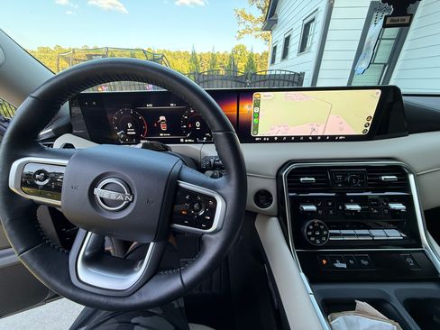 Used 2025 Nissan Armada Platinum AWD/4WD image 8
