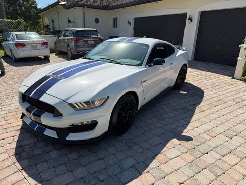 Used 2020 Ford Mustang Shelby GT350 w/ Technology Package image 4