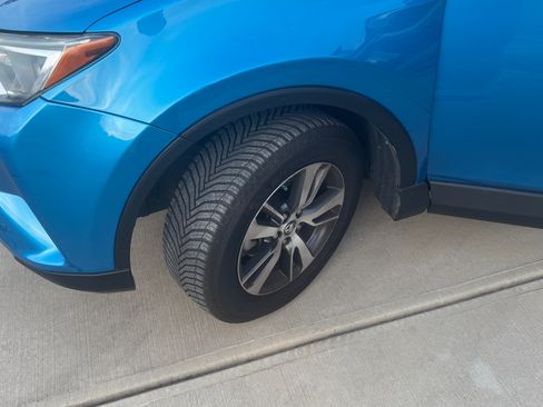 Used 2018 Toyota RAV4 XLE image 10