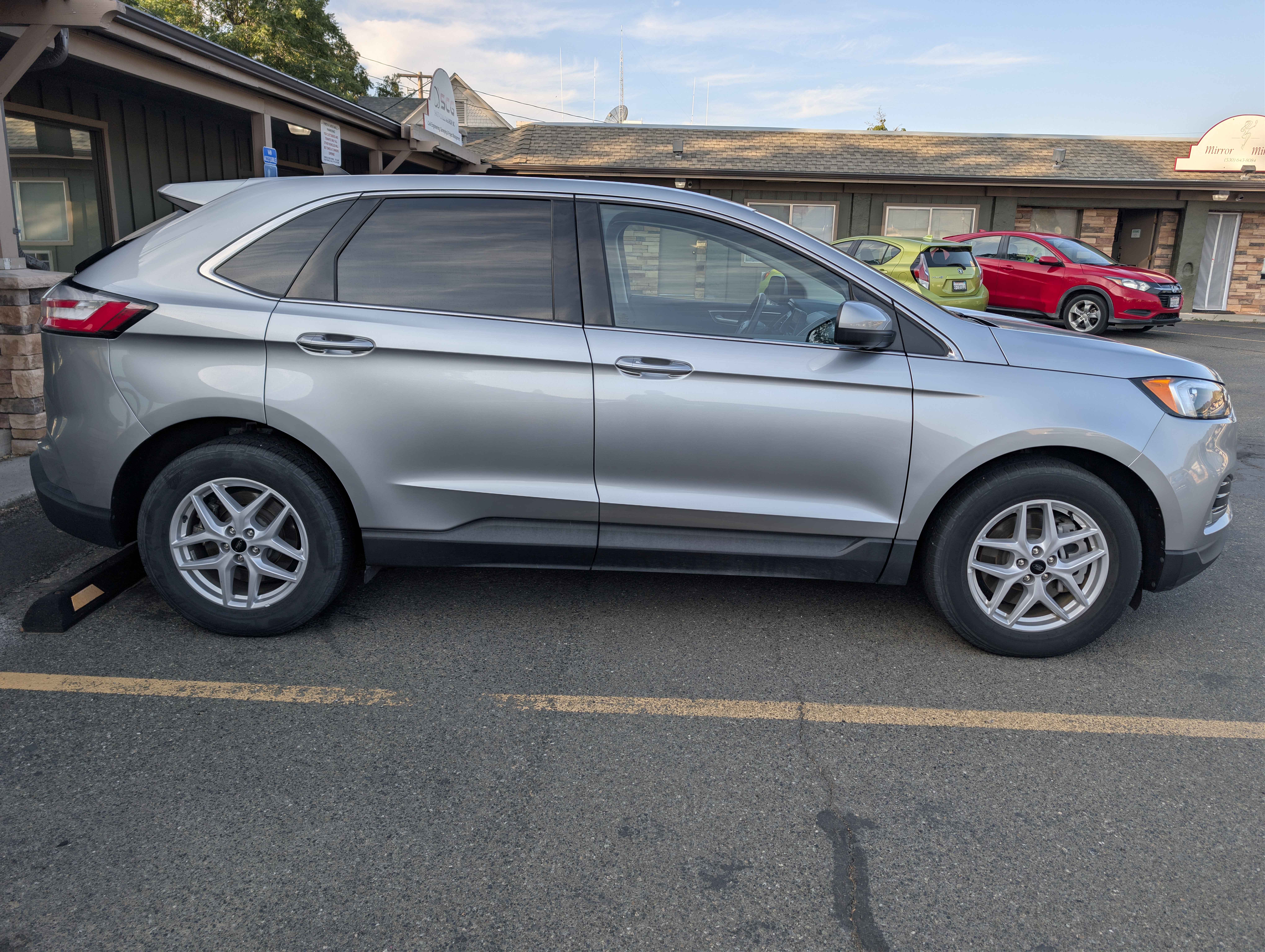 Used 2023 Ford Edge SEL w/ Convenience Package AWD/4WD image 5