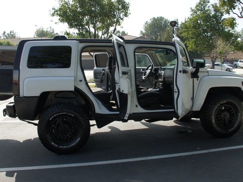 Used 2008 HUMMER H3 x Sport Utility 4D image 8