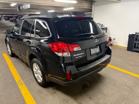 Used 2012 Subaru Outback 2.5i Limited w/ Moonroof Pkg image 5