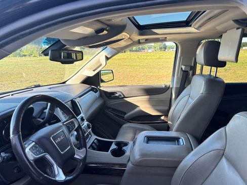 Used 2019 GMC Yukon XL SLT w/ Open Road Package AWD/4WD image 6