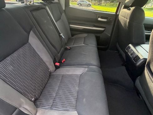 Used 2017 Toyota Tundra SR5 w/ SR5 Upgrade Package image 10