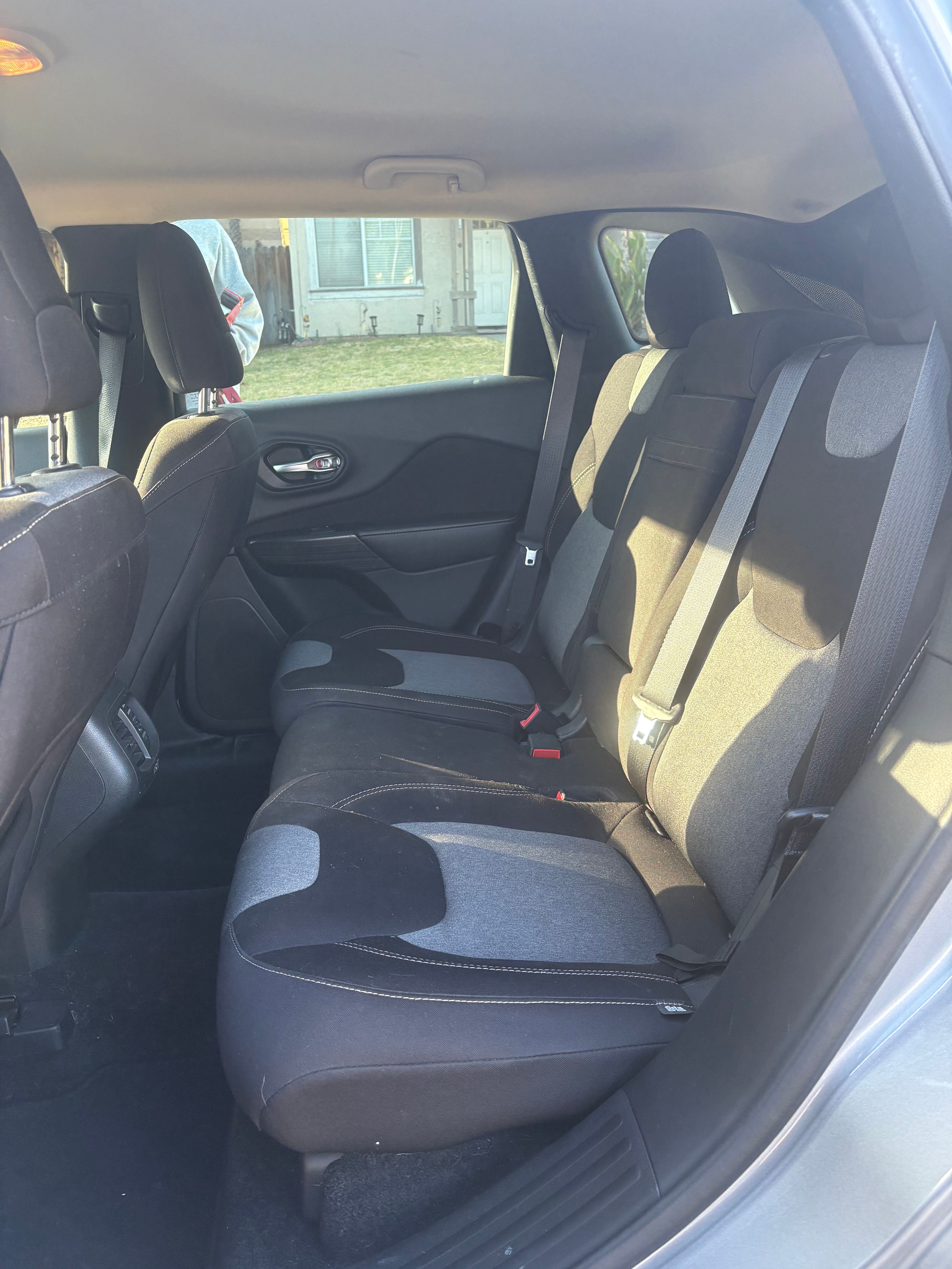 Used 2015 Jeep Cherokee Sport FWD image 5