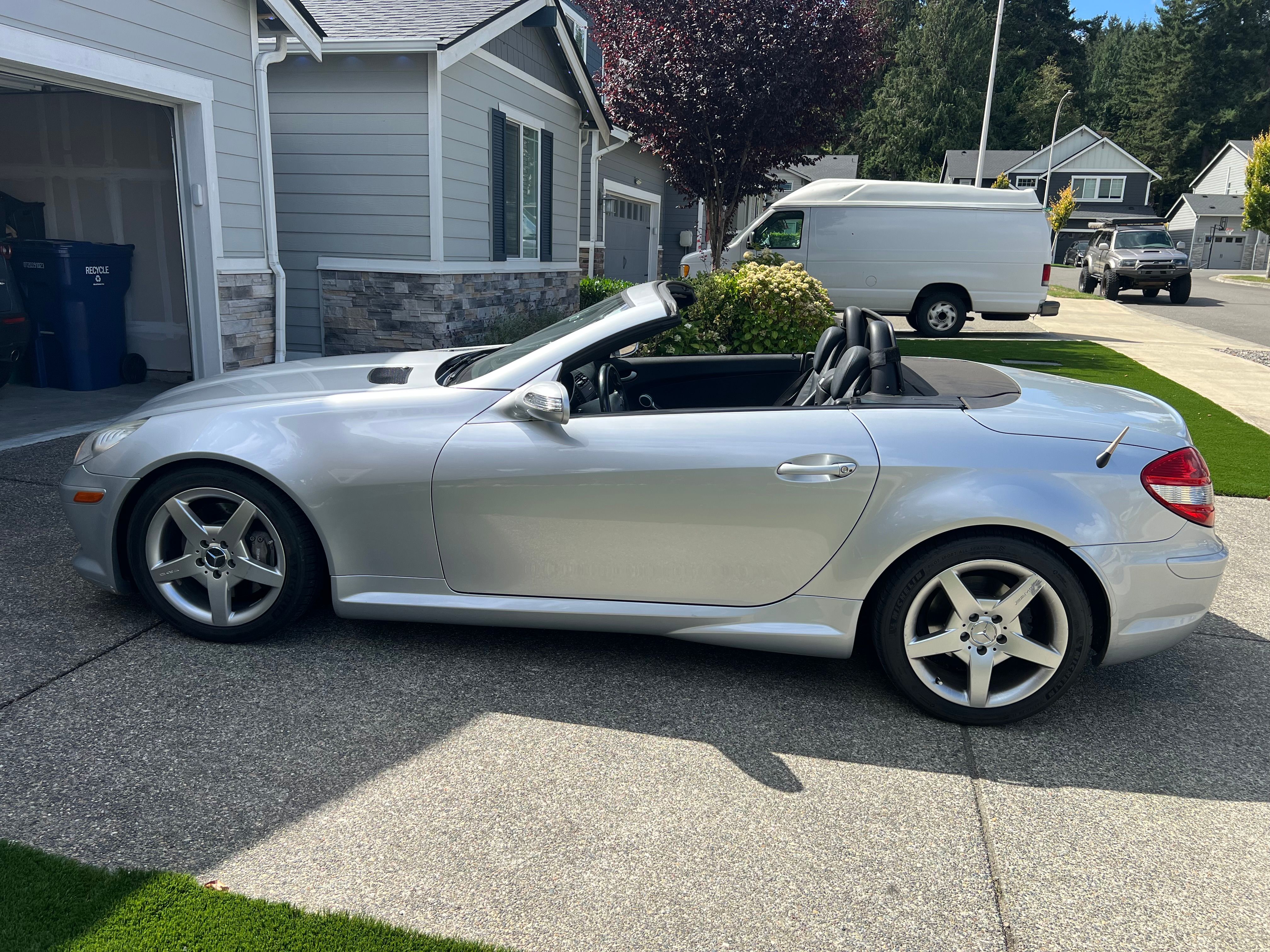 Used 2005 Mercedes-Benz SLK 350 image 2