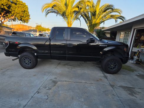 Used 2011 Ford F150 STX w/ Trailer Tow Pkg image 2