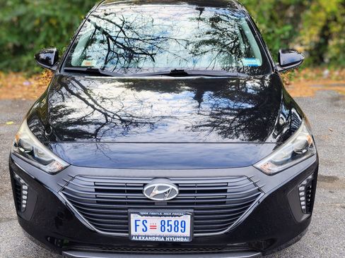Used 2017 Hyundai Ioniq SEL image 4