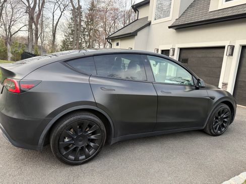 Used 2021 Tesla Model Y Long Range image 5