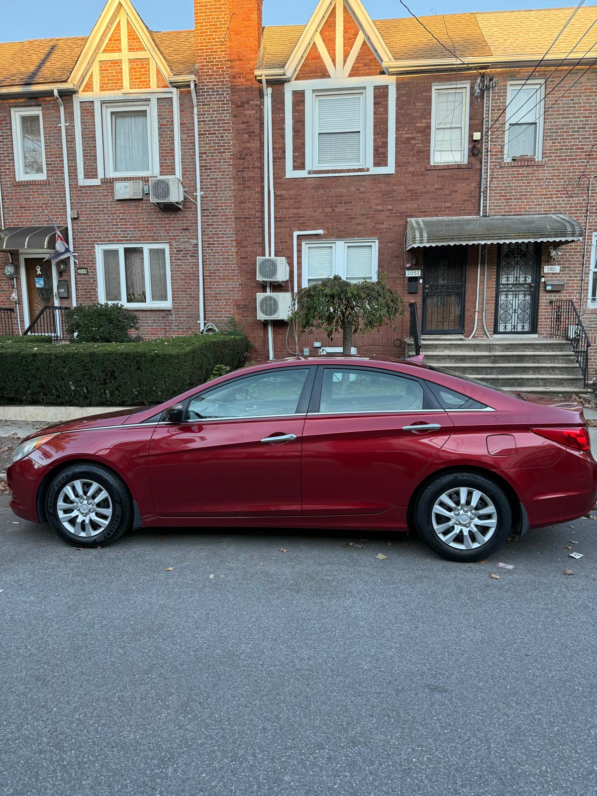 Used 2011 Hyundai Sonata GLS FWD image 2