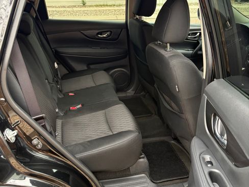 Used 2018 Nissan Rogue SV w/ Premium Package AWD/4WD image 7