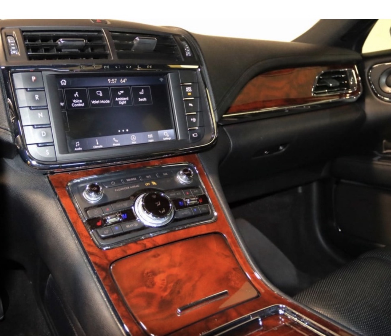 Used 2020 Lincoln Continental AWD w/ Equipment Group 500A image 4