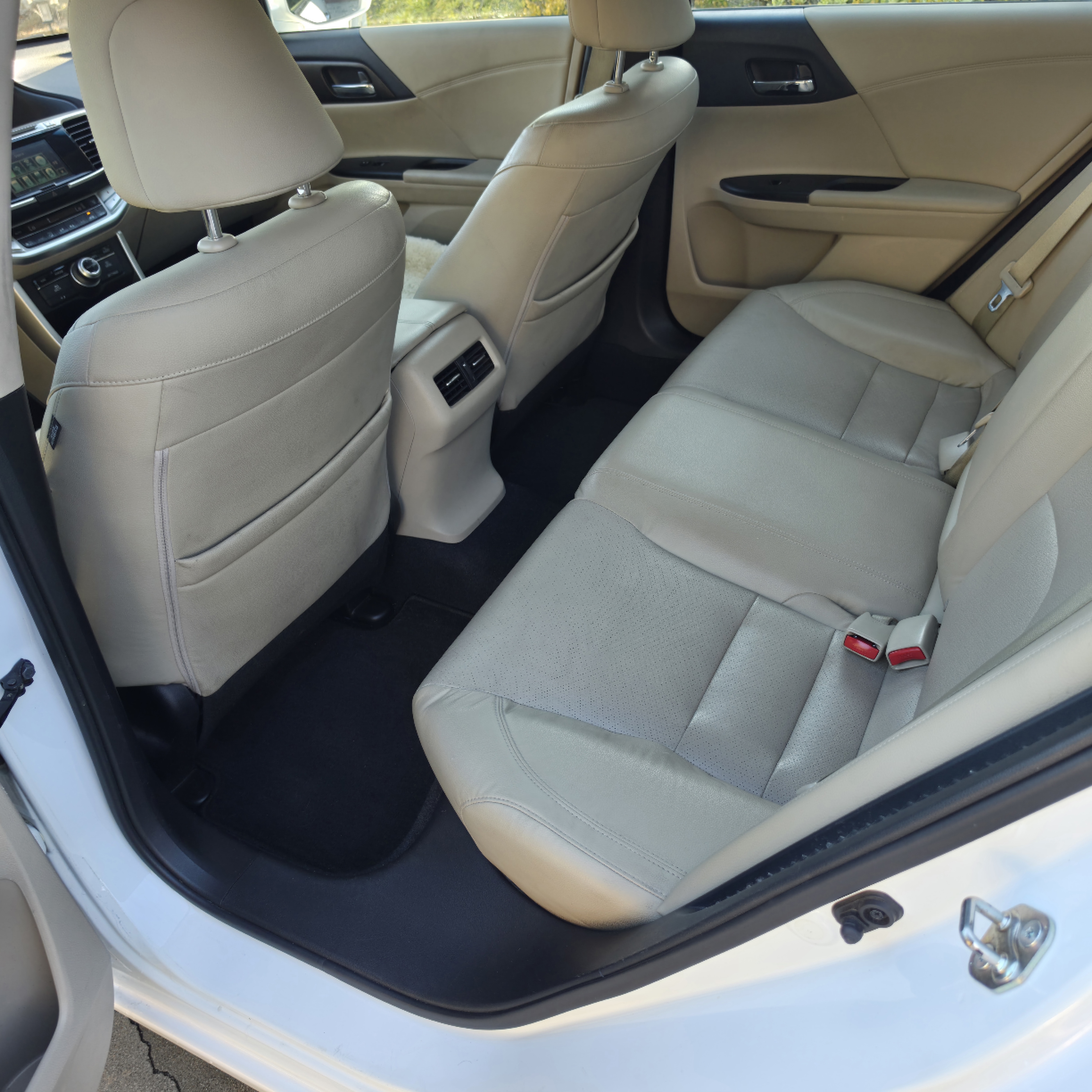 Used 2015 Honda Accord Touring image 21