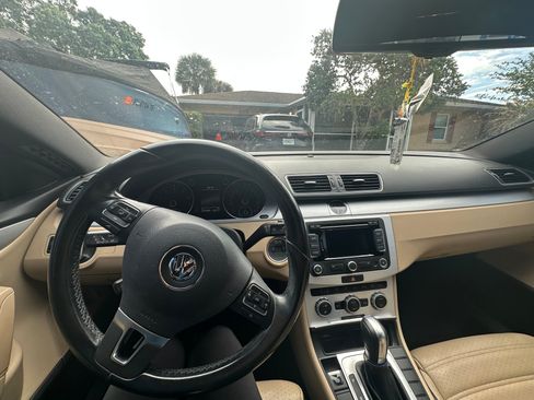 Used 2015 Volkswagen CC Sport image 9