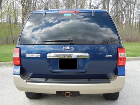 Used 2011 Ford Expedition XLT w/ 203A Rapid Spec Order Code image 5