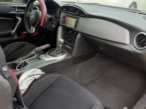 Used 2015 Scion FR-S RWD image 9