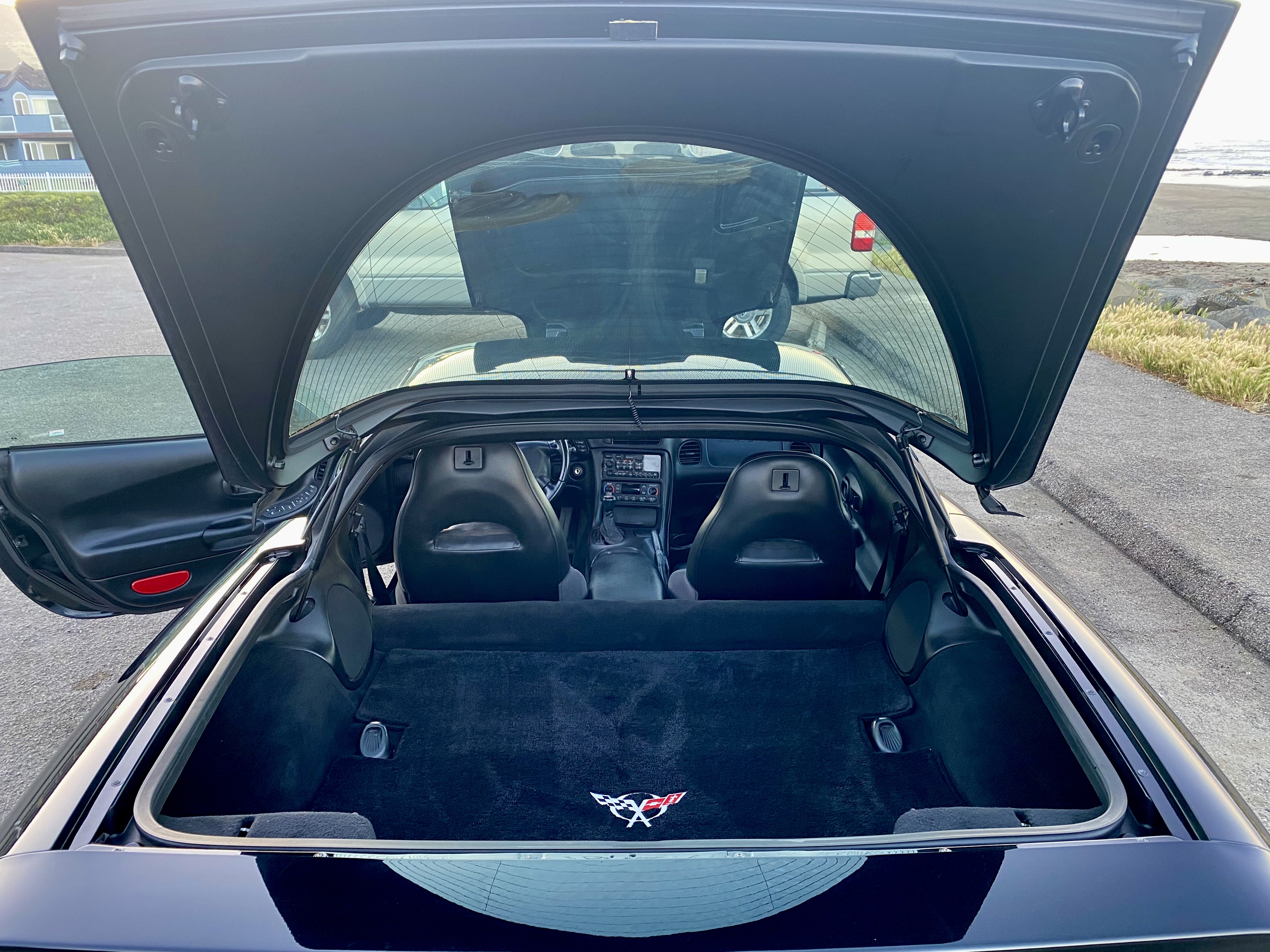 Used 2000 Chevrolet Corvette Coupe w/ Memory Pkg RWD image 8