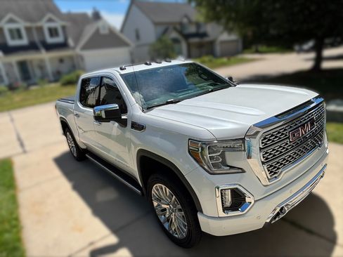 Used 2019 GMC Sierra 1500 Denali w/ Denali Ultimate Package AWD/4WD image 1