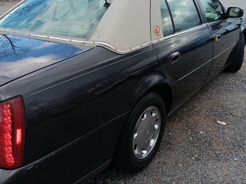 Used 2001 Cadillac De Ville DHS w/ Safety/Security Pkg image 9