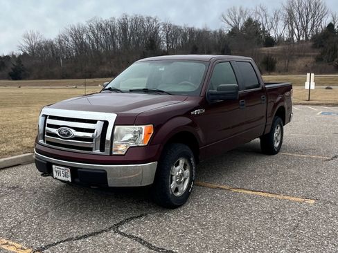 Used 2010 Ford F150 XLT image 1