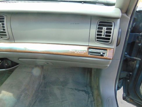 Used 2002 Buick Park Avenue image 10