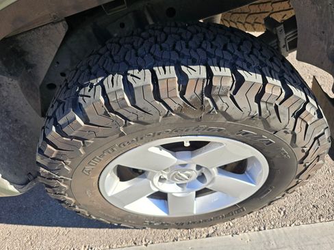 Used 2005 Nissan Titan SE w/ (W01) Utility Bed Pkg image 9