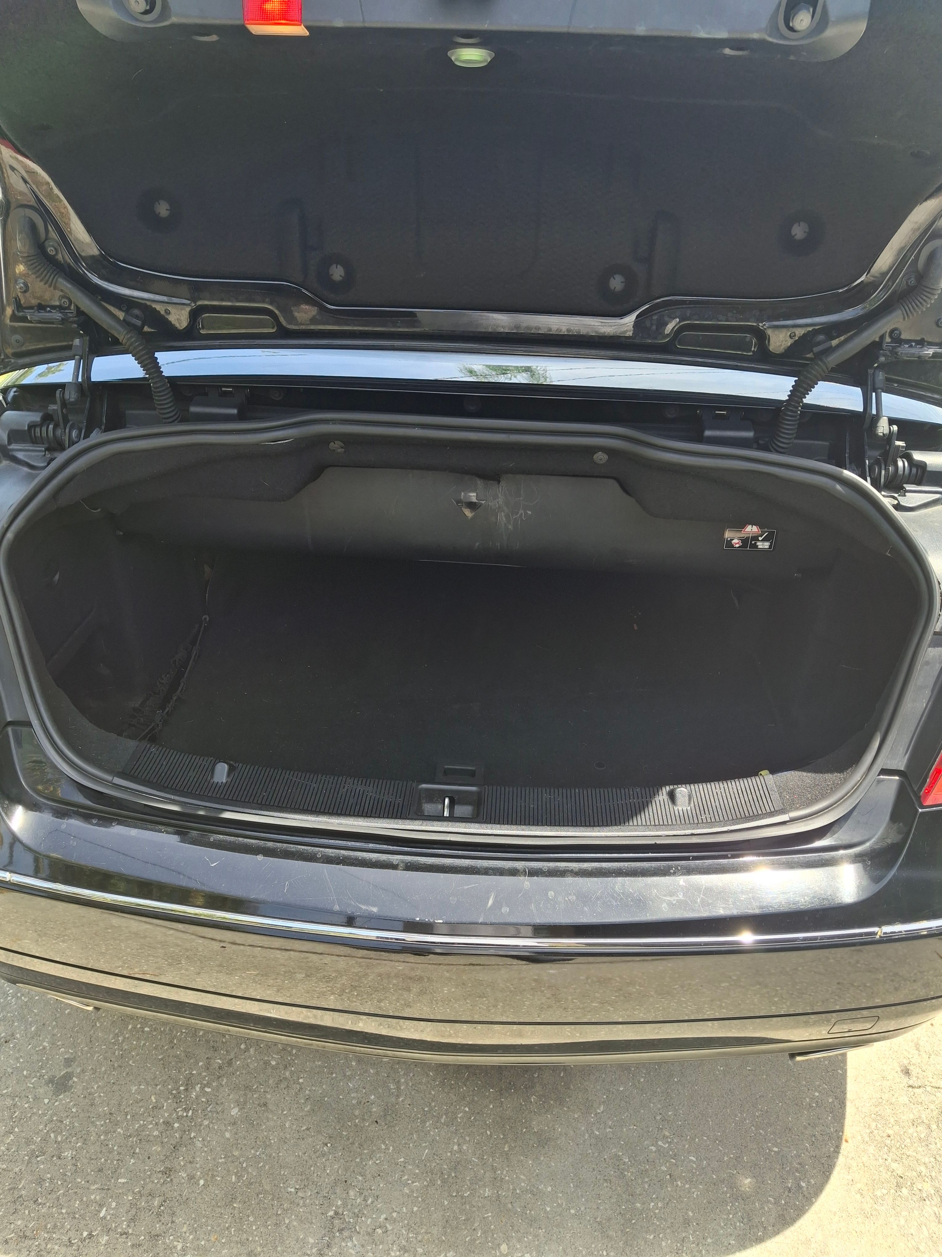 Used 2011 Mercedes-Benz E 350 Cabriolet image 27