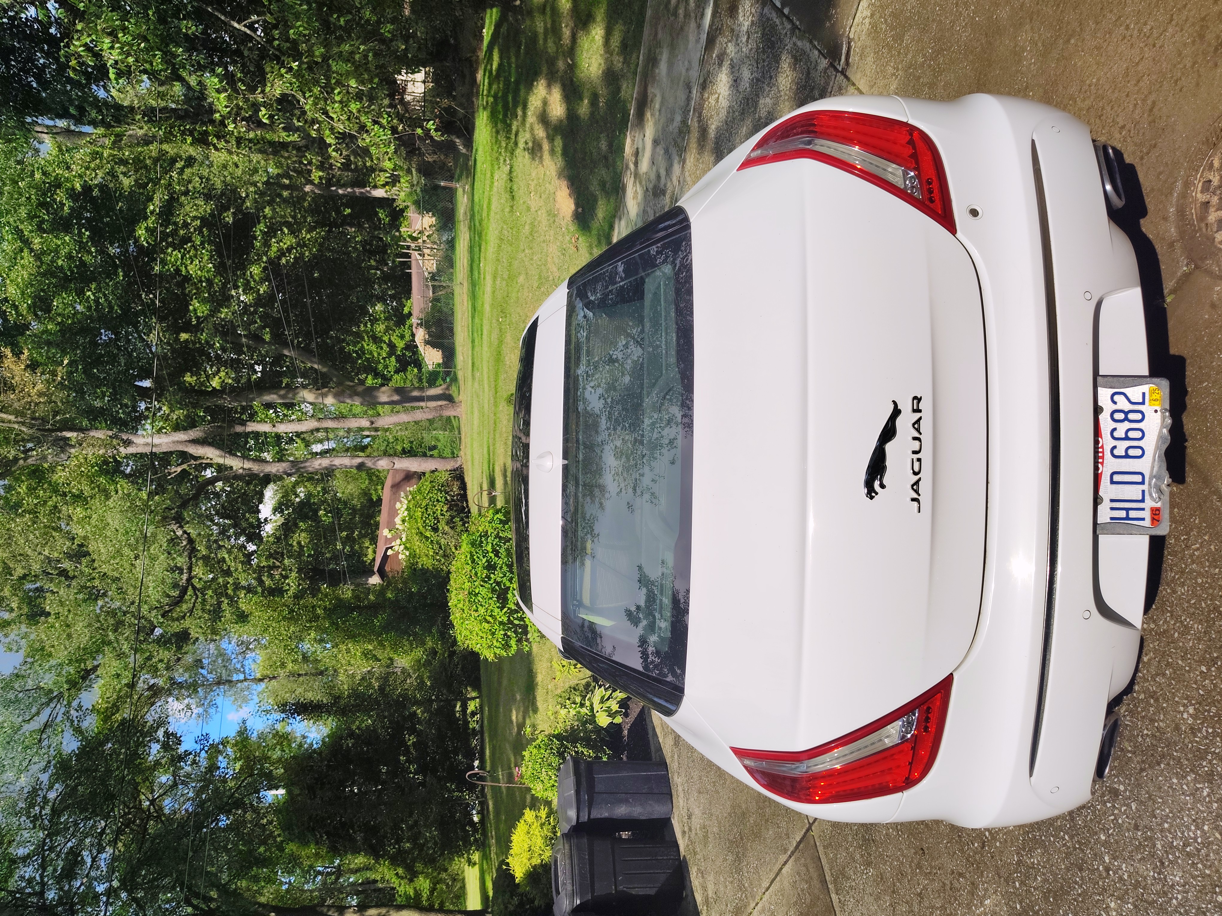 Used 2014 Jaguar XJ L Portfolio RWD image 2