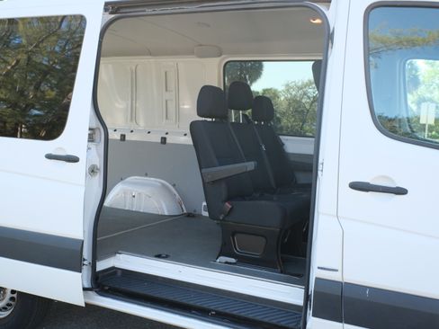 Used 2016 Mercedes-Benz Sprinter 2500 image 20