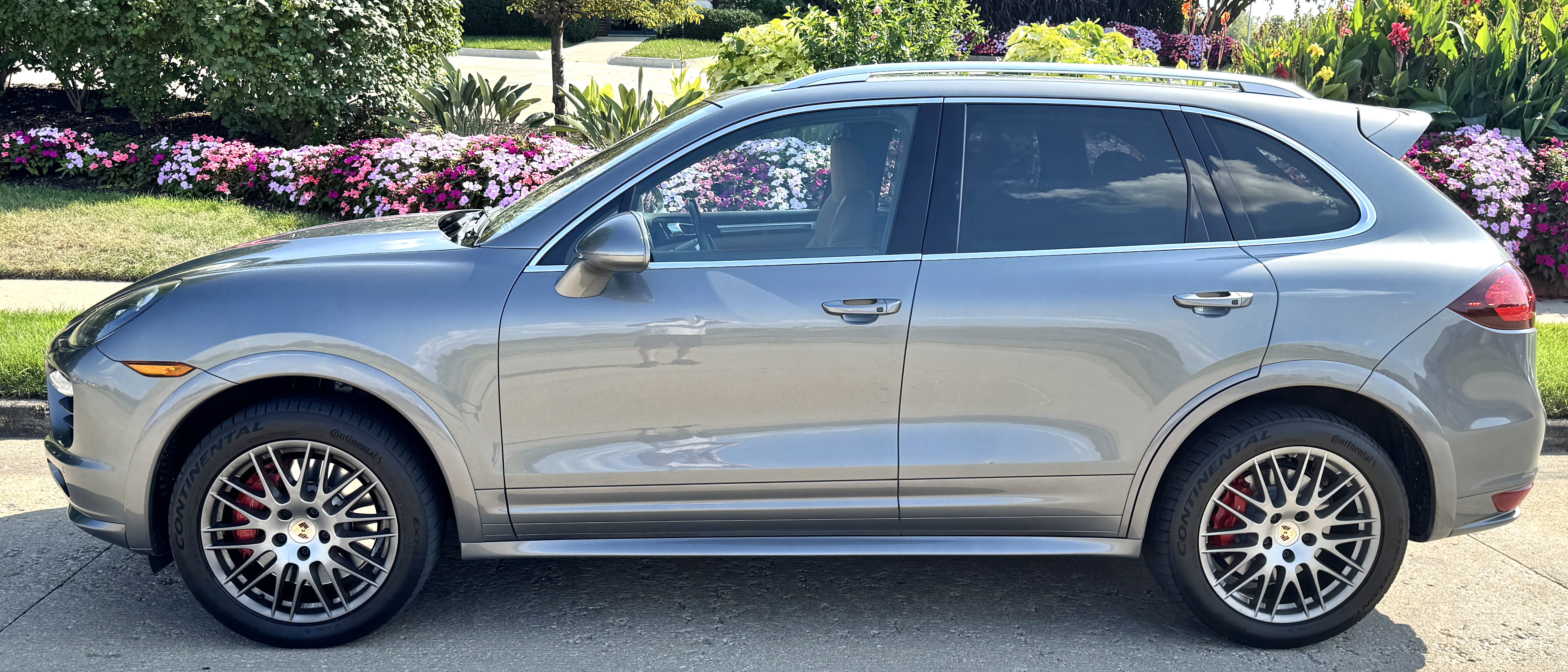 Used 2014 Porsche Cayenne Turbo S AWD/4WD image 10