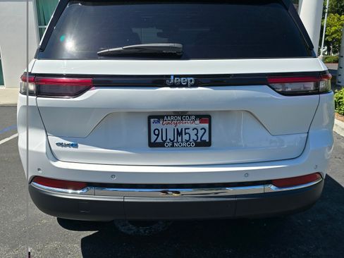 Used 2023 Jeep Grand Cherokee 4WD 4xe image 5