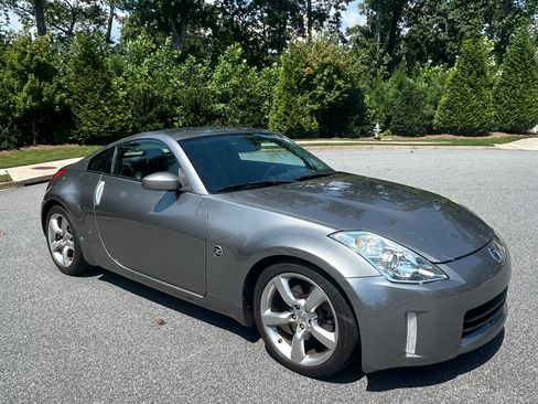 Used 2007 Nissan 350Z Touring w/ Cargo Convenience Pkg image 1