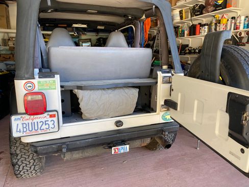 Used 1998 Jeep Wrangler Sport image 25