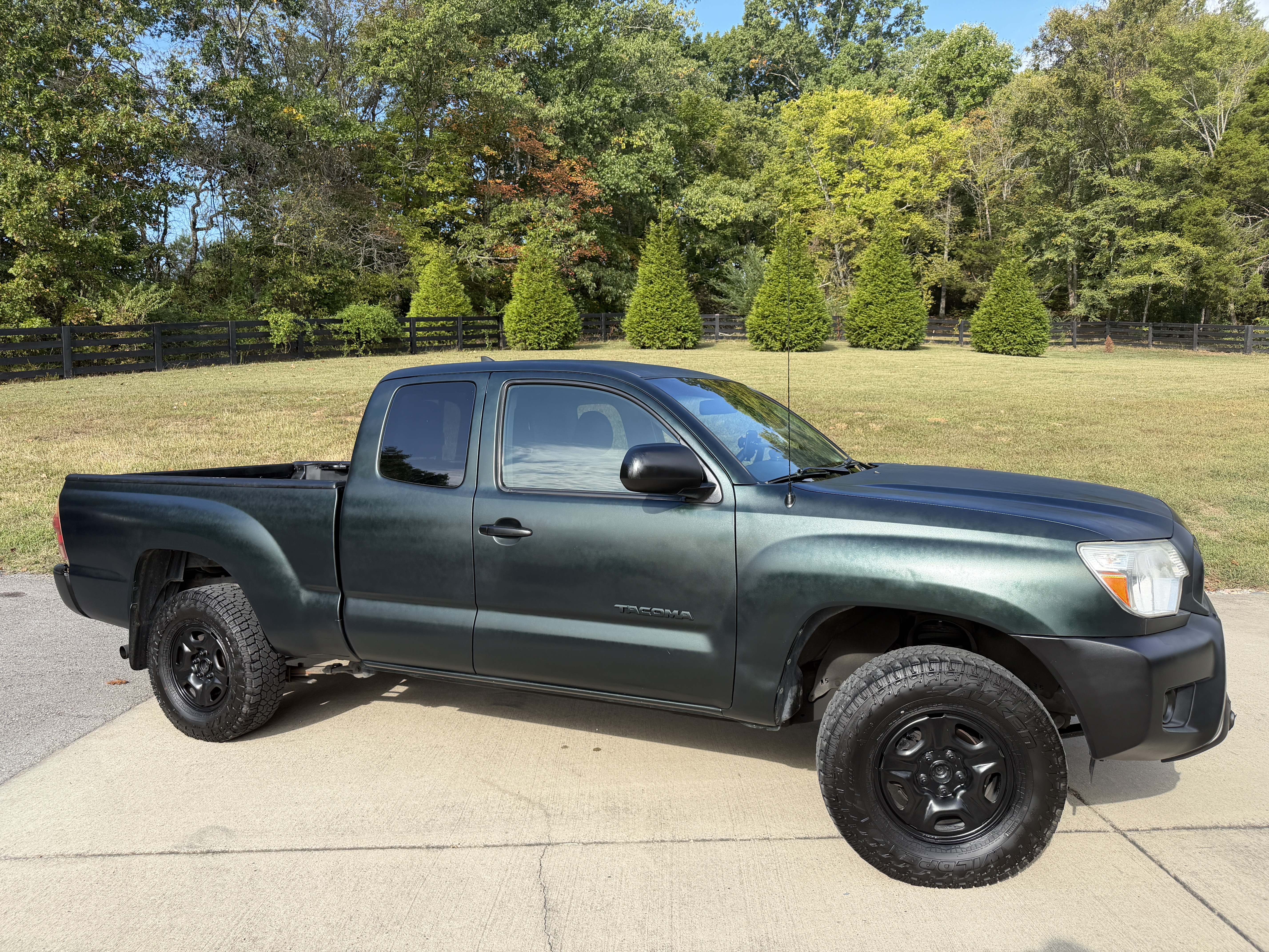 Used 2014 Toyota Tacoma 2WD Access Cab w/ SR5 Package image 1
