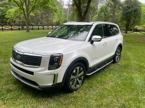 Used 2020 Kia Telluride S FWD image 1