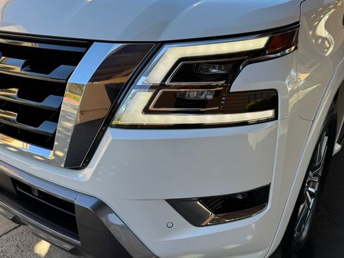 Used 2023 Nissan Armada SL image 11