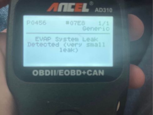 Used 2014 Ford Focus SE w/ SE Winter Package FWD image 8