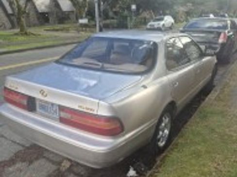 Used 1996 Lexus ES 330 300 Sedan 4D image 2