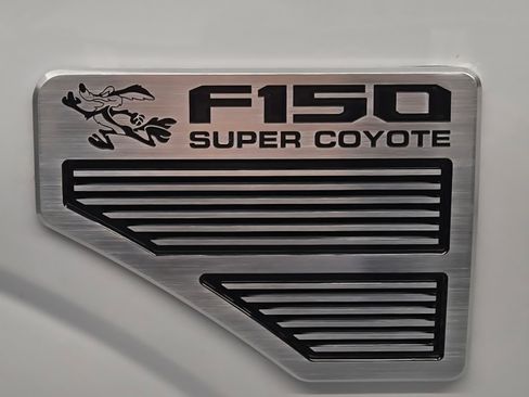 Used 2019 Ford F150 Lariat w/ Equipment Group 502A Luxury image 8