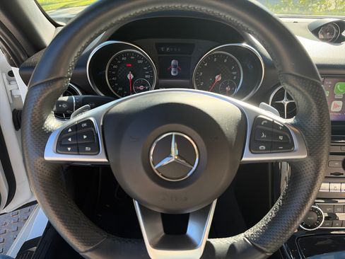 Used 2019 Mercedes-Benz SLC 300 image 12