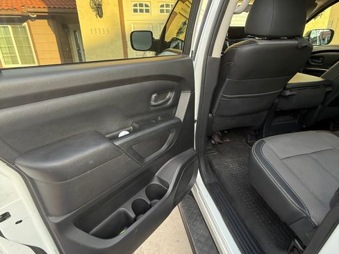 Used 2018 Nissan Titan S w/ S Utility Package RWD image 15